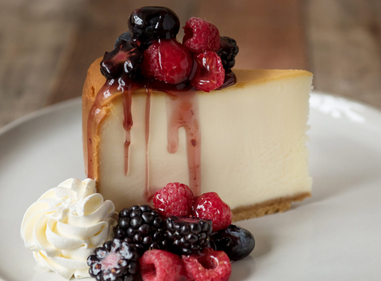 New York Cheesecake With Berries